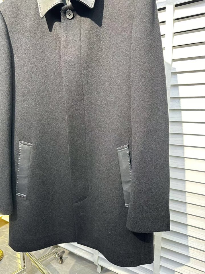 Armani 阿玛尼高品质[强][强]羊绒羊毛拼接真皮外套大衣夹克，高奢内敛低调，轻松驾驭不挑人 裁剪精