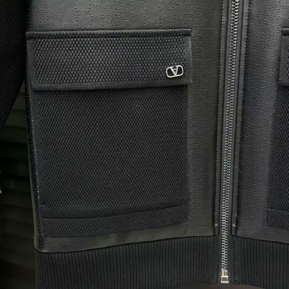 Valentino 华伦天奴 秋冬简约外套翻领夹克🌹贵族高级别要求订单 高标准定制 上身非常有型 🍃经典