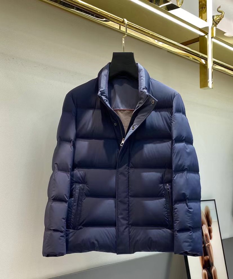 Loro Piana 诺悠翩雅lP🆕 秋冬新款爆款羽绒服；二色齐发；新国标90白鸭绒；轻盈保暖；简约轻奢