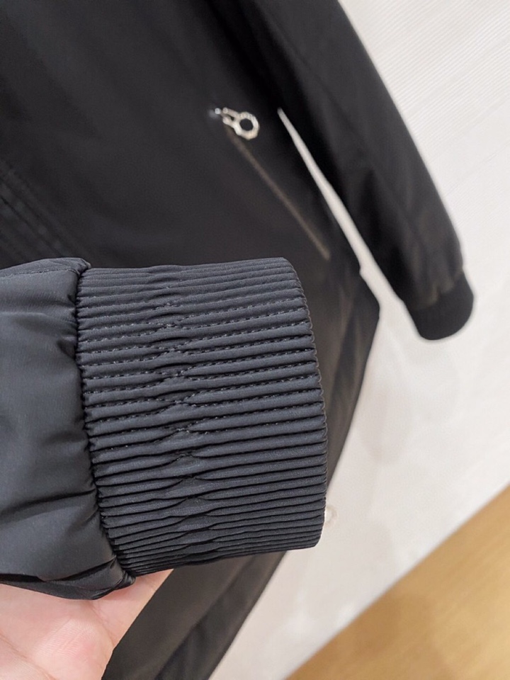 Stefano Ricci 史蒂芬高端原版面料绸面轻防水男士真皮鹅绒服羽绒服\n码数：48-56 \n