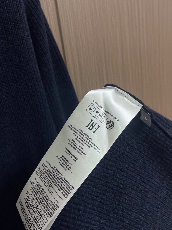 brioni 半拉链毛衣针织衫，男士半拉链立领针织衫，质感上新，暖意随行。精选羊毛面料，自带细腻柔软触感