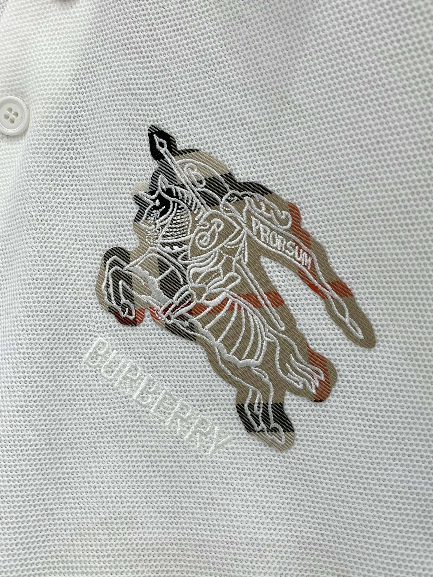 ，Burberry 巴宝莉，2025夏季最新品，专柜同步有售，原单狠货，时尚休闲翻领短袖T恤，进口原版面