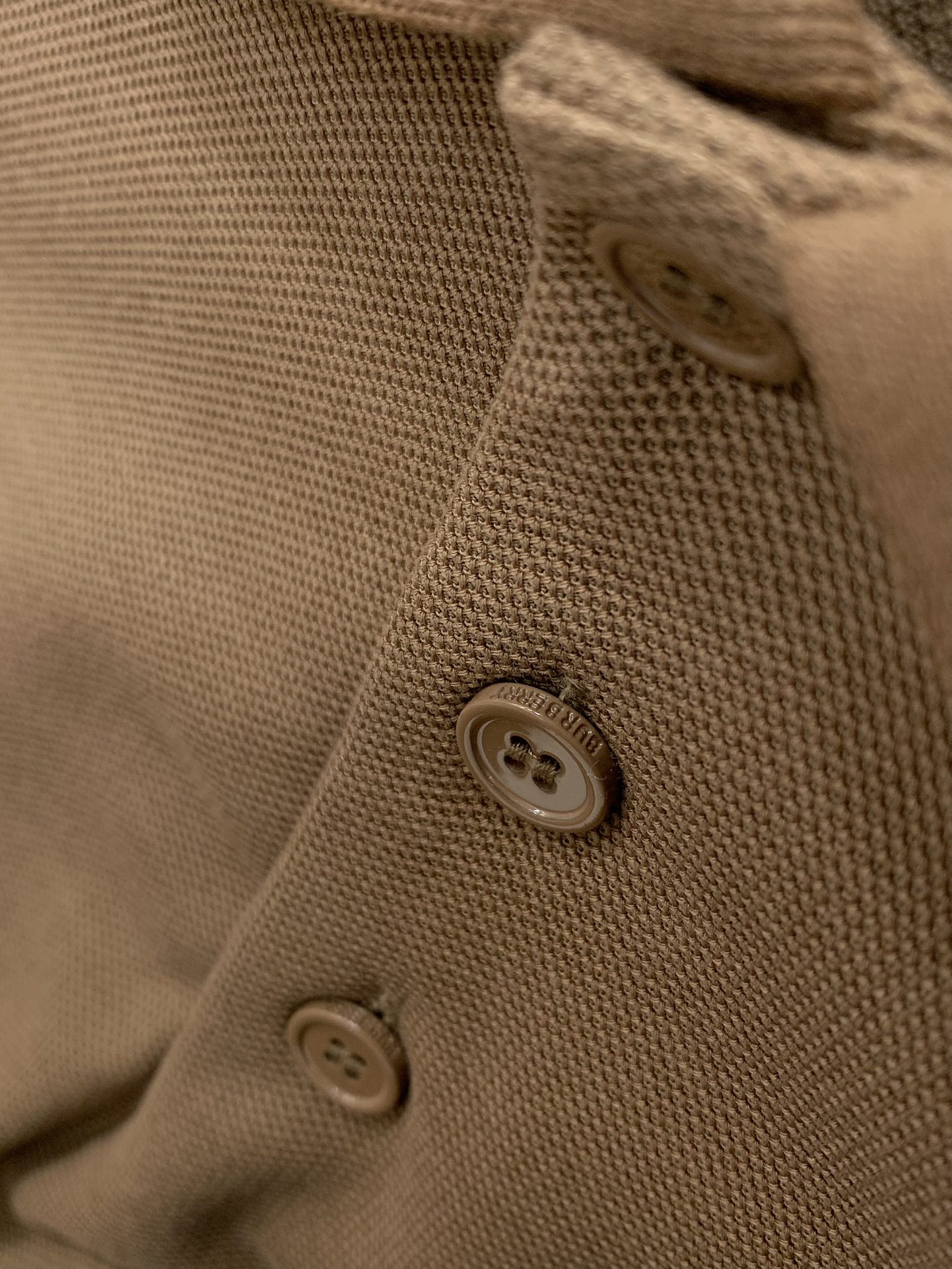 ，Burberry 巴宝莉，2025夏季最新品，专柜同步有售，原单狠货，时尚休闲翻领短袖T恤，进口原版面