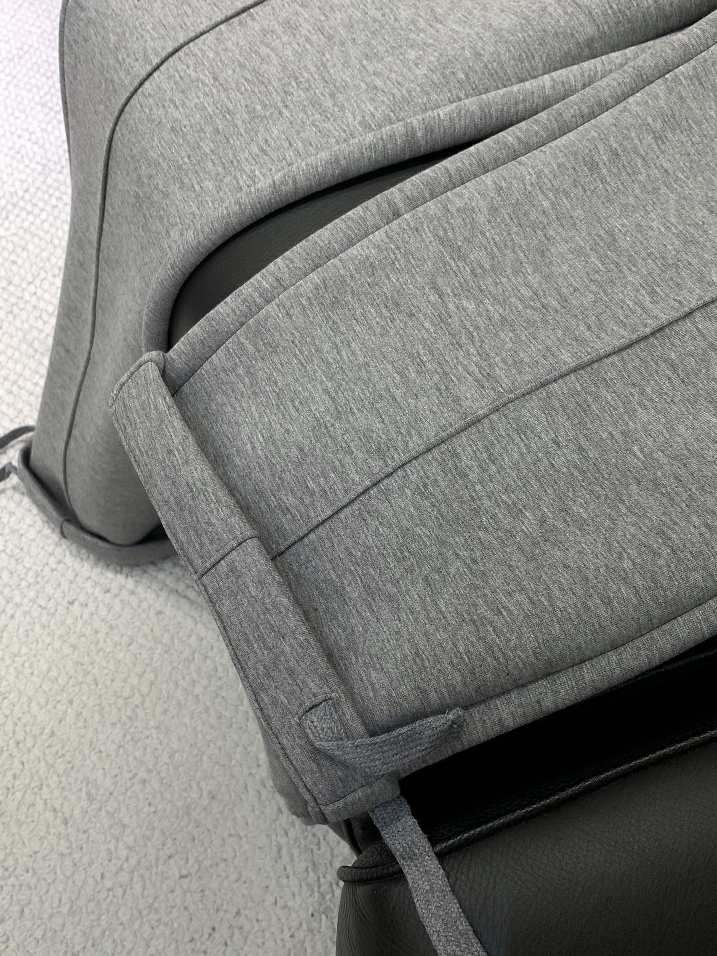 ，迪奥 绒里舒爽空气棉的提升版…超赞混纺面料。cd家 25年冬季顶配裤装。前后立体刺绣logo设计。。门