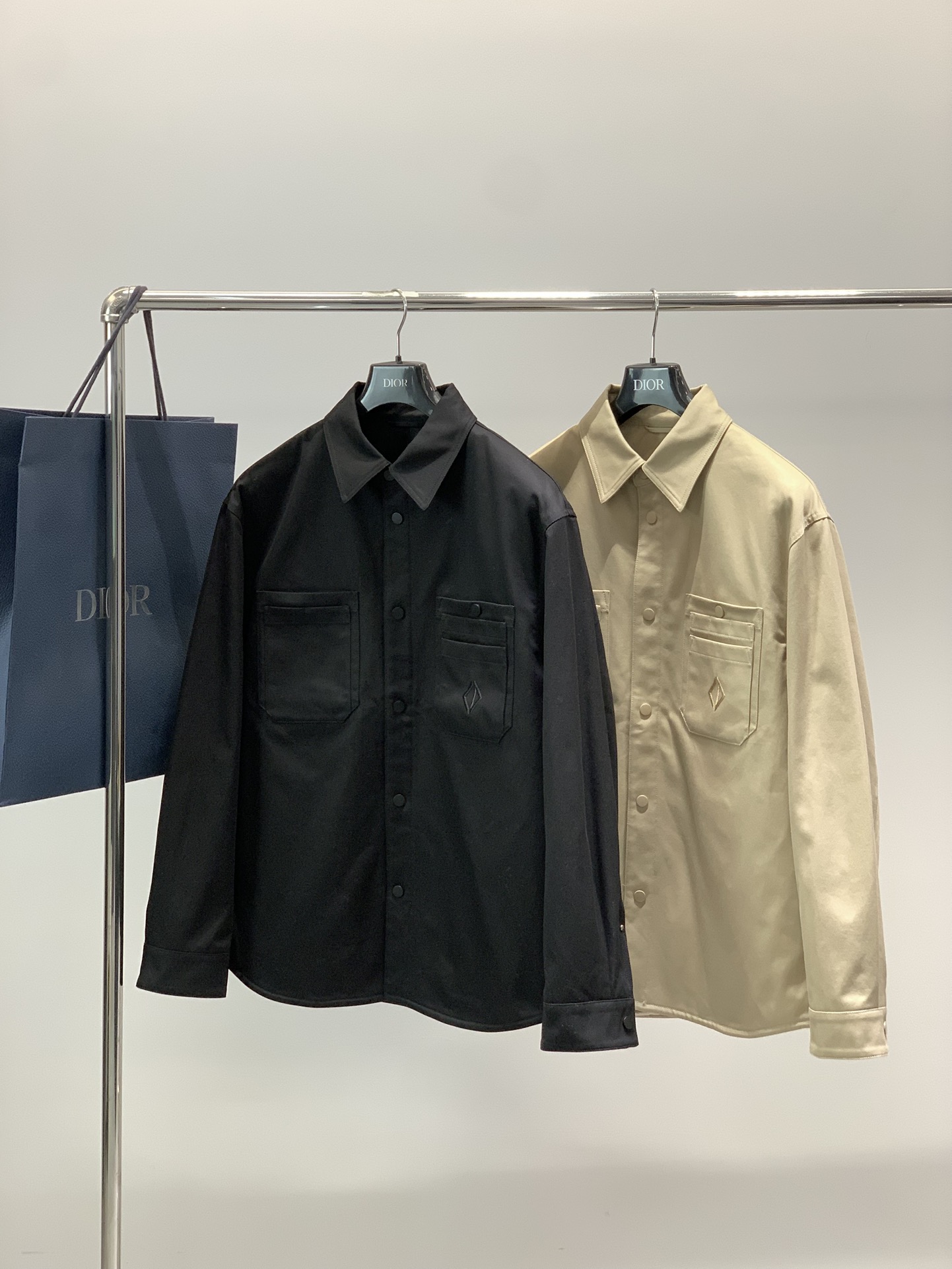 ，Dior 迪奥， 2025冬季新品，专柜同步有售，简约时尚休闲➕棉外套，原版进口面料，舒适透气，顶级刺