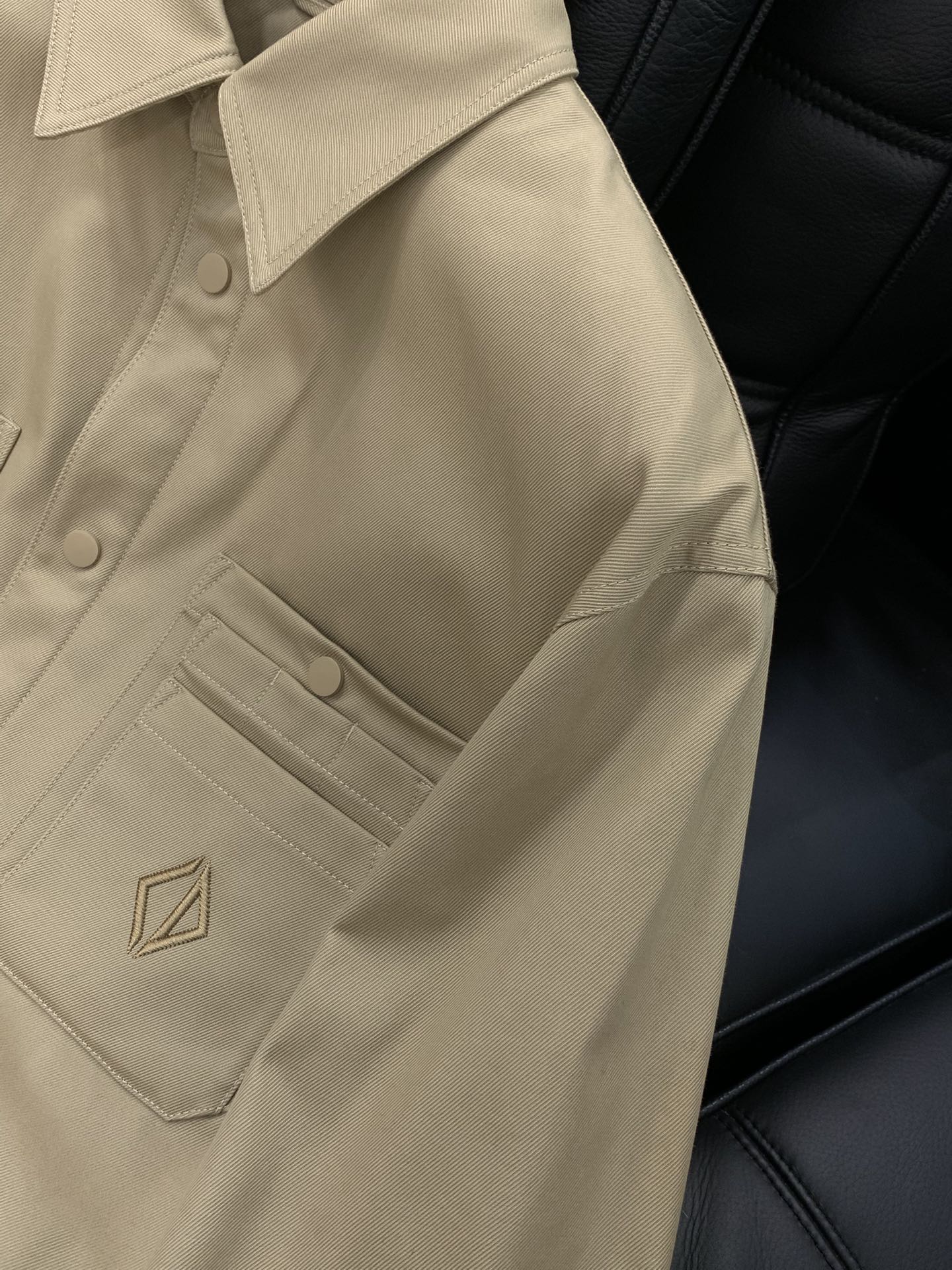 ，Dior 迪奥， 2025冬季新品，专柜同步有售，简约时尚休闲➕棉外套，原版进口面料，舒适透气，顶级刺