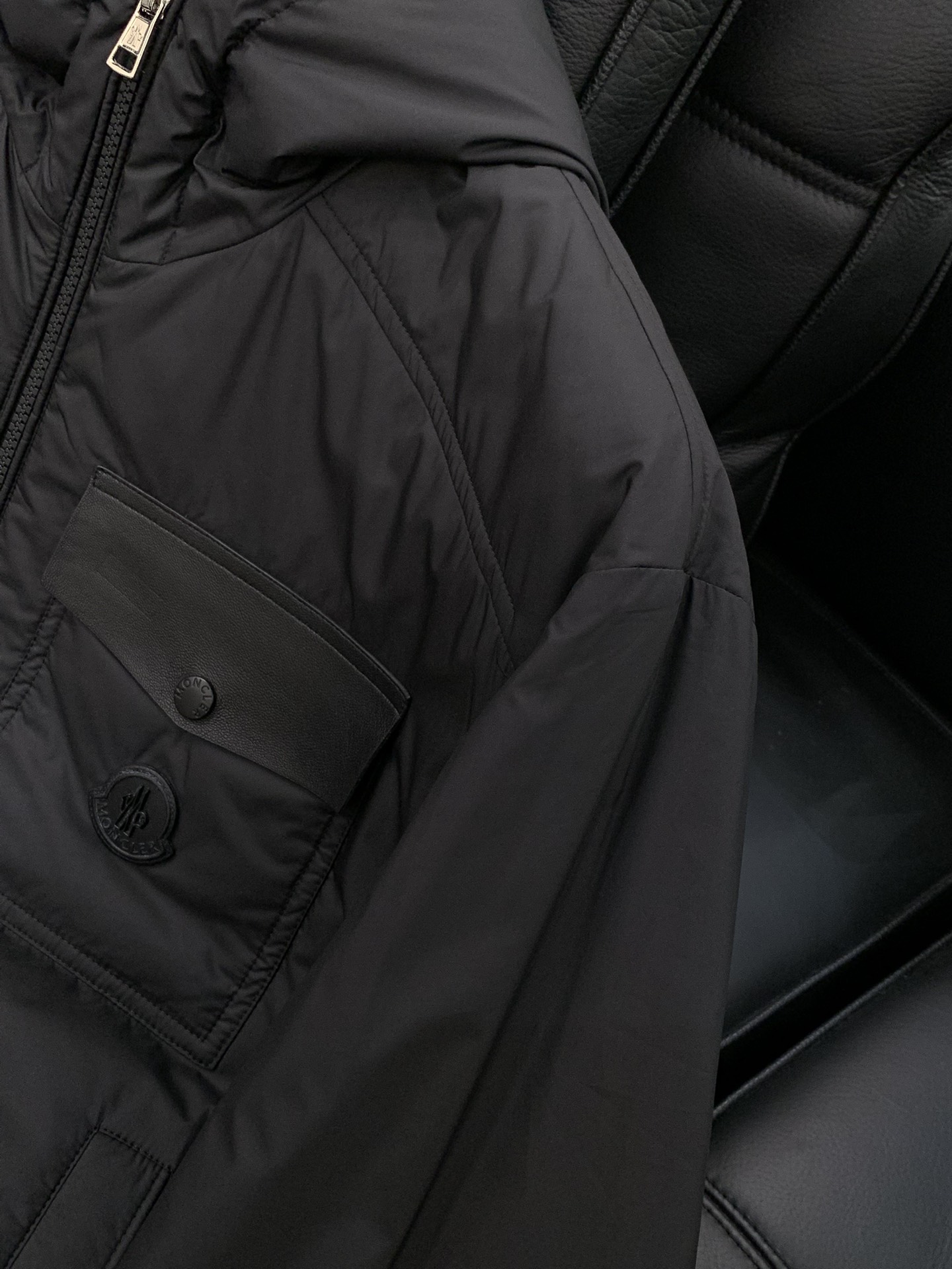 ，Moncler 蒙口，2025冬季最新品，专柜同步有售，原单狠货，时尚休闲连帽棉服外套，上身舒适！吸睛