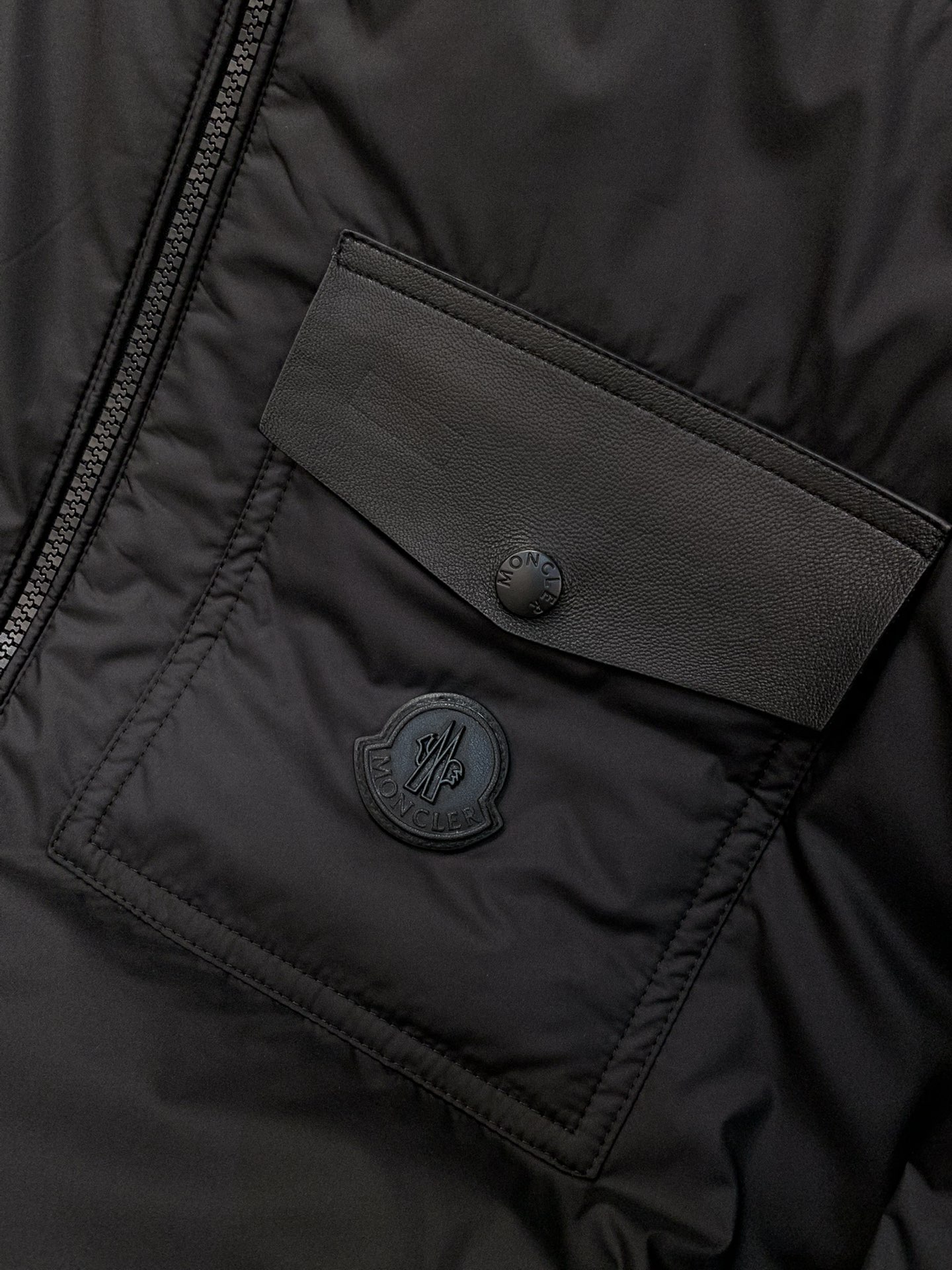 ，Moncler 蒙口，2025冬季最新品，专柜同步有售，原单狠货，时尚休闲连帽棉服外套，上身舒适！吸睛