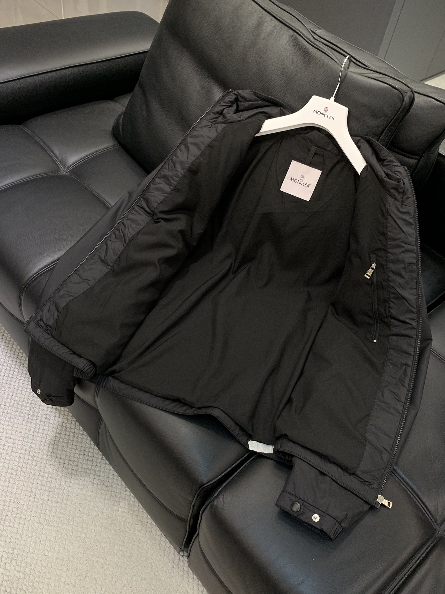 ，Moncler 蒙口，2025冬季最新品，专柜同步有售，原单狠货，时尚休闲连帽棉服外套，上身舒适！吸睛