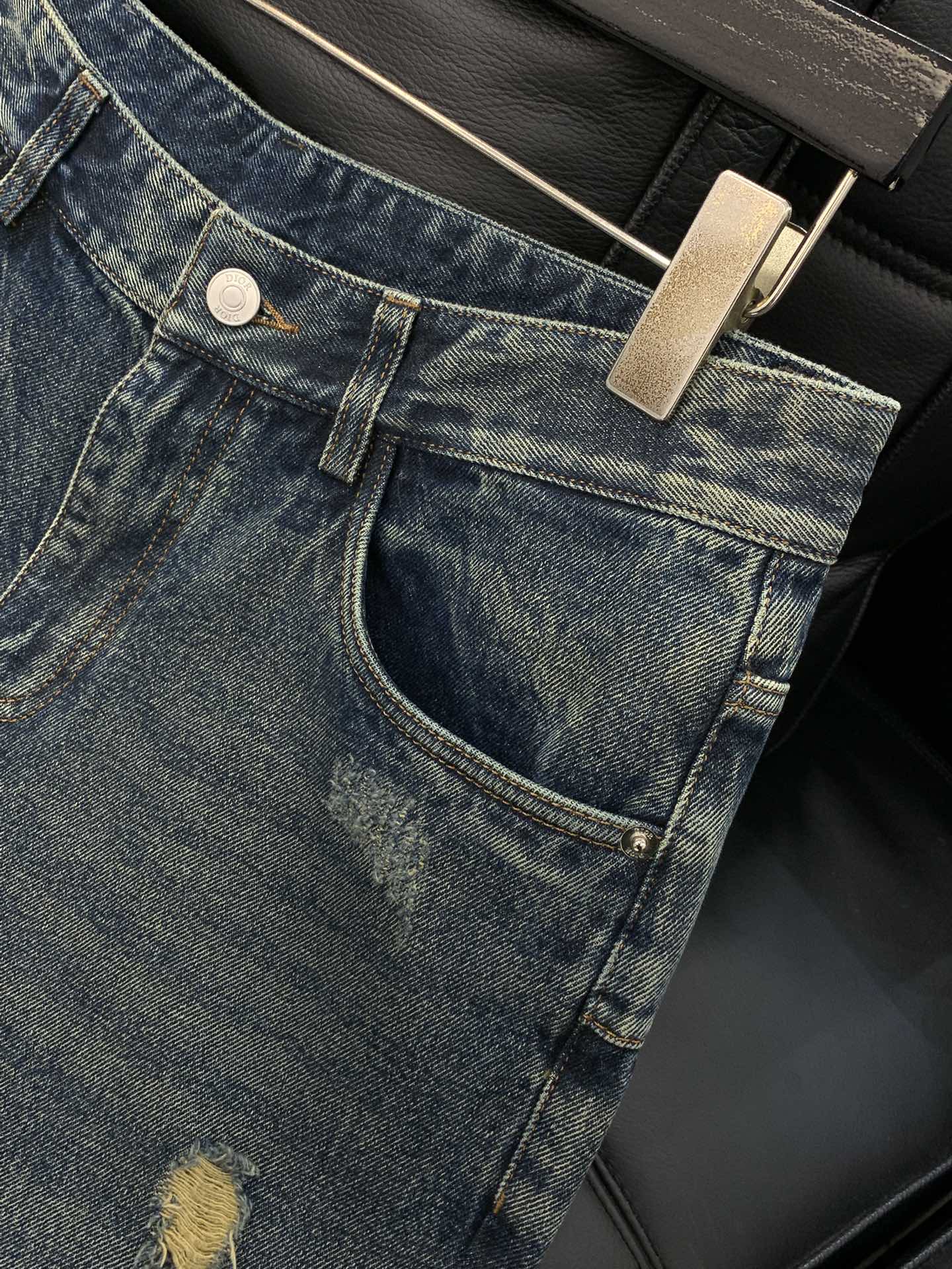 ，Dior 迪奥，2025秋季新品，官网专柜同步有售，原单狠货，时尚休闲水洗牛仔裤，超级有范儿的一款牛仔