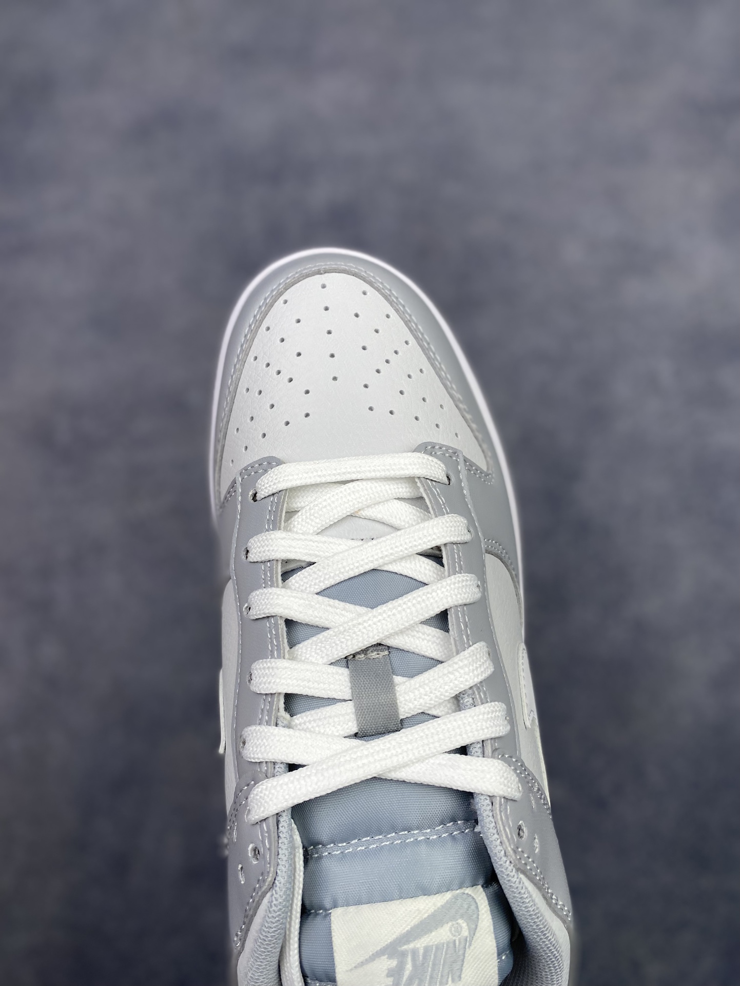 特价神版独家版型蒸餾加工帶來的是更好的视觉和脚感体验 耐克Nike SB Dunk Low Retro