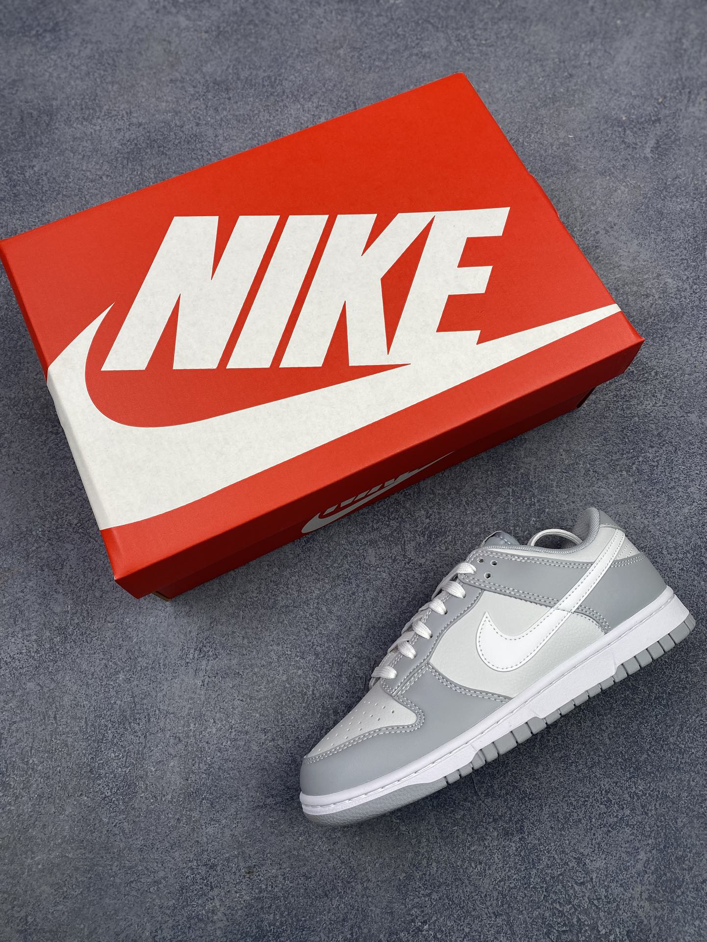 特价神版独家版型蒸餾加工帶來的是更好的视觉和脚感体验 耐克Nike SB Dunk Low Retro