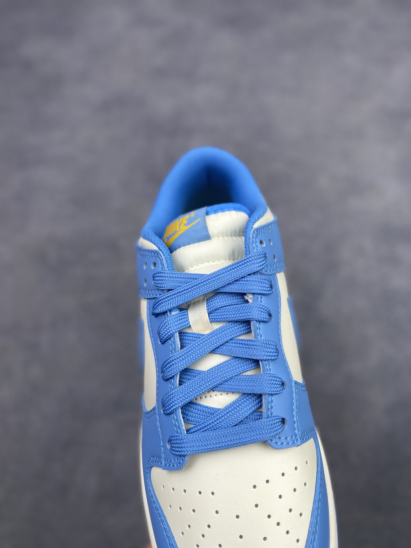 特价神版独家版型蒸餾加工帶來的是更好的视觉和脚感体验 耐克Nike SB Dunk Low Retro