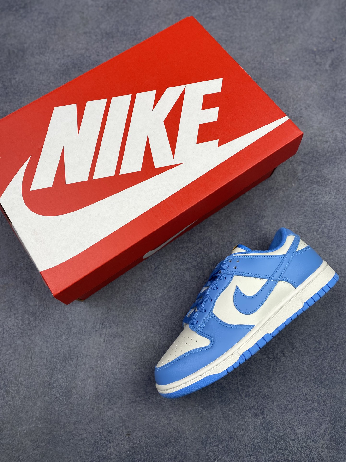 特价神版独家版型蒸餾加工帶來的是更好的视觉和脚感体验 耐克Nike SB Dunk Low Retro