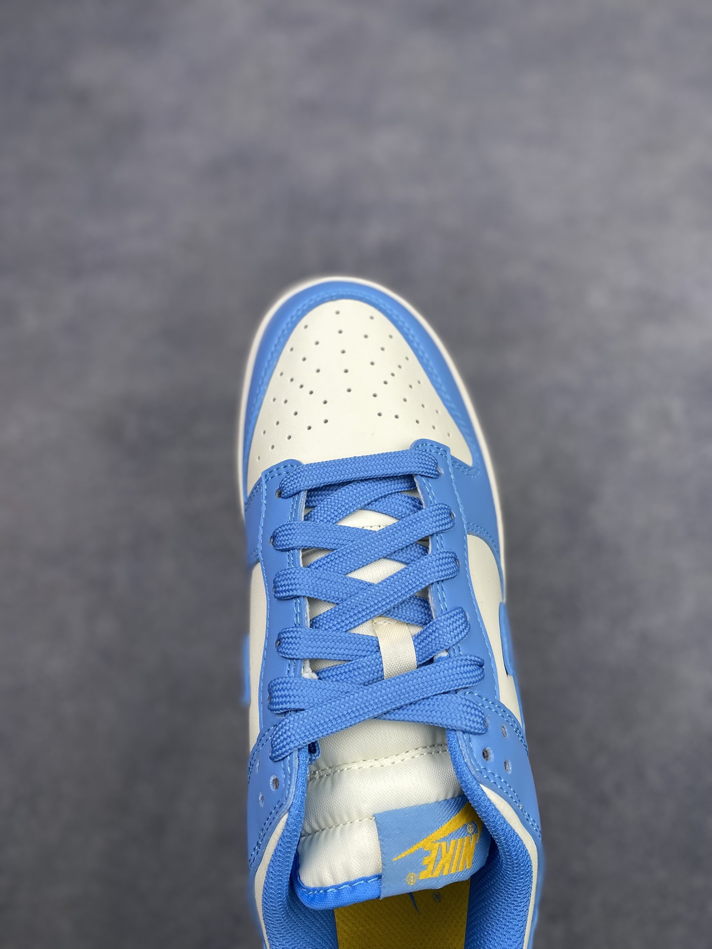 特价神版独家版型蒸餾加工帶來的是更好的视觉和脚感体验 耐克Nike SB Dunk Low Retro