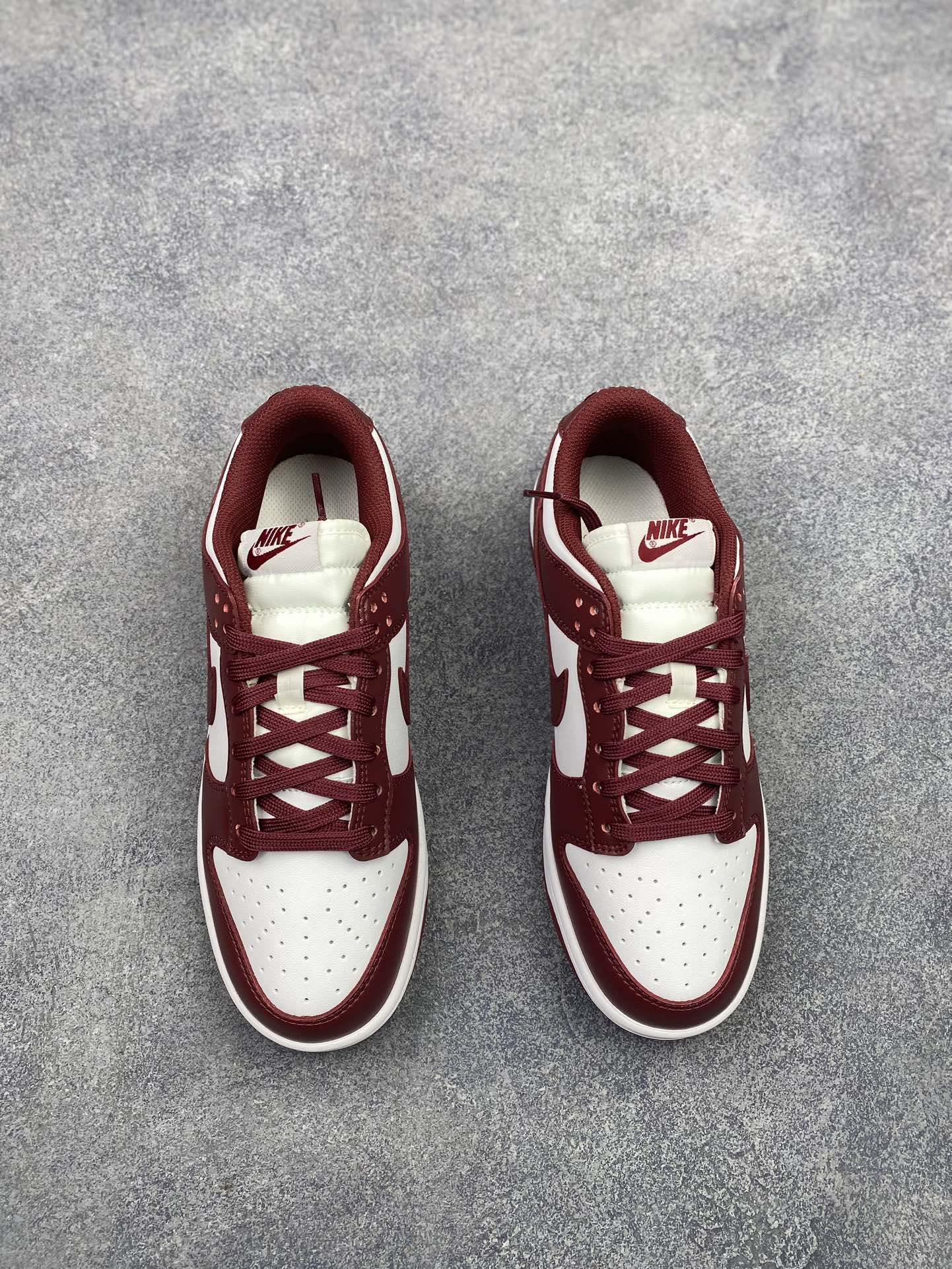 特价神版独家版型蒸餾加工帶來的是更好的视觉和脚感体验 耐克Nike SB Dunk Low Retro