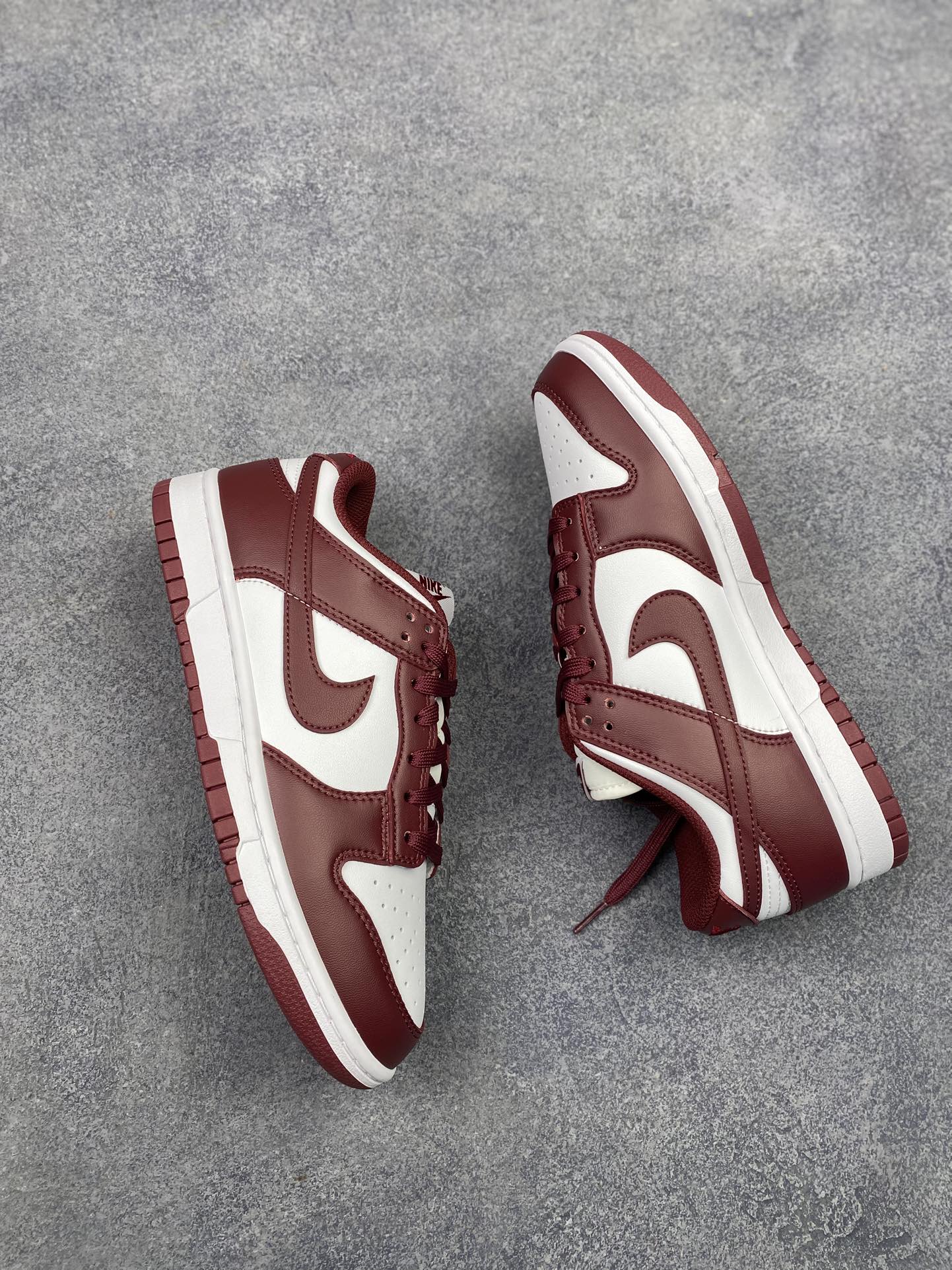 特价神版独家版型蒸餾加工帶來的是更好的视觉和脚感体验 耐克Nike SB Dunk Low Retro