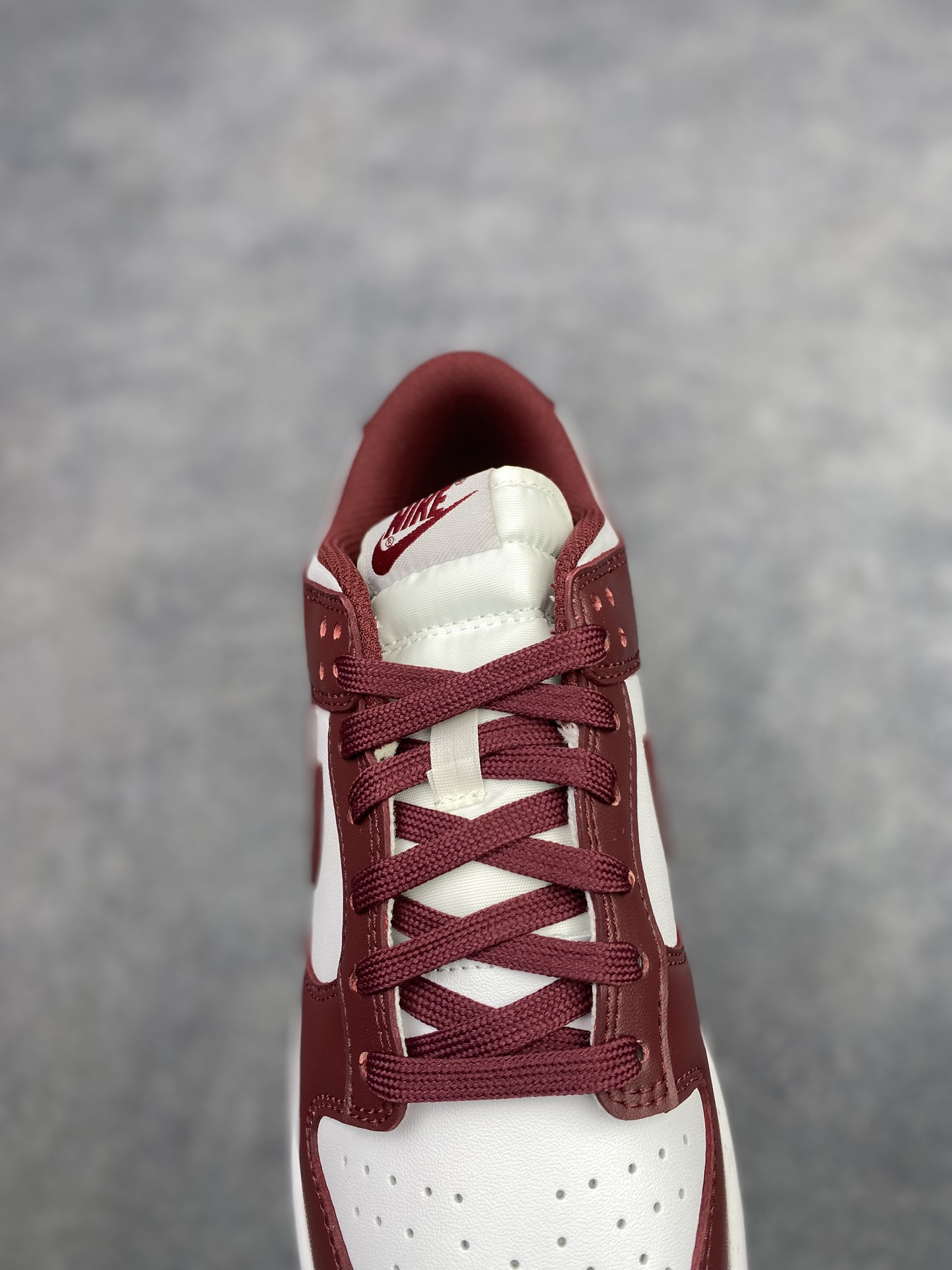 特价神版独家版型蒸餾加工帶來的是更好的视觉和脚感体验 耐克Nike SB Dunk Low Retro