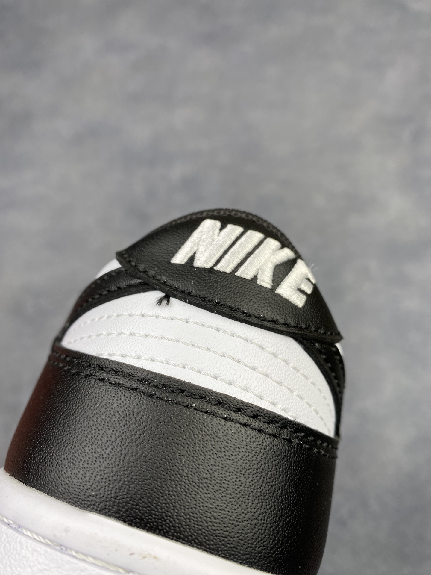 特价神版独家版型蒸餾加工帶來的是更好的视觉和脚感体验 耐克Nike SB Dunk Low Retro