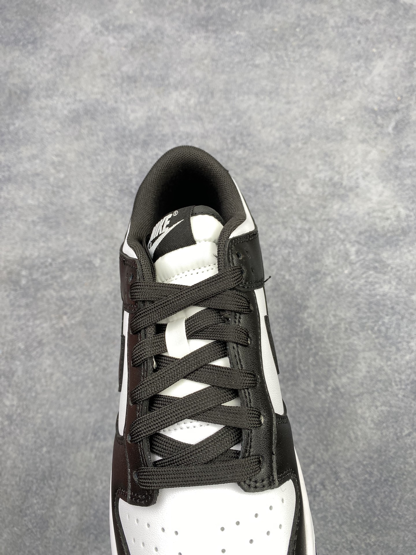 特价神版独家版型蒸餾加工帶來的是更好的视觉和脚感体验 耐克Nike SB Dunk Low Retro