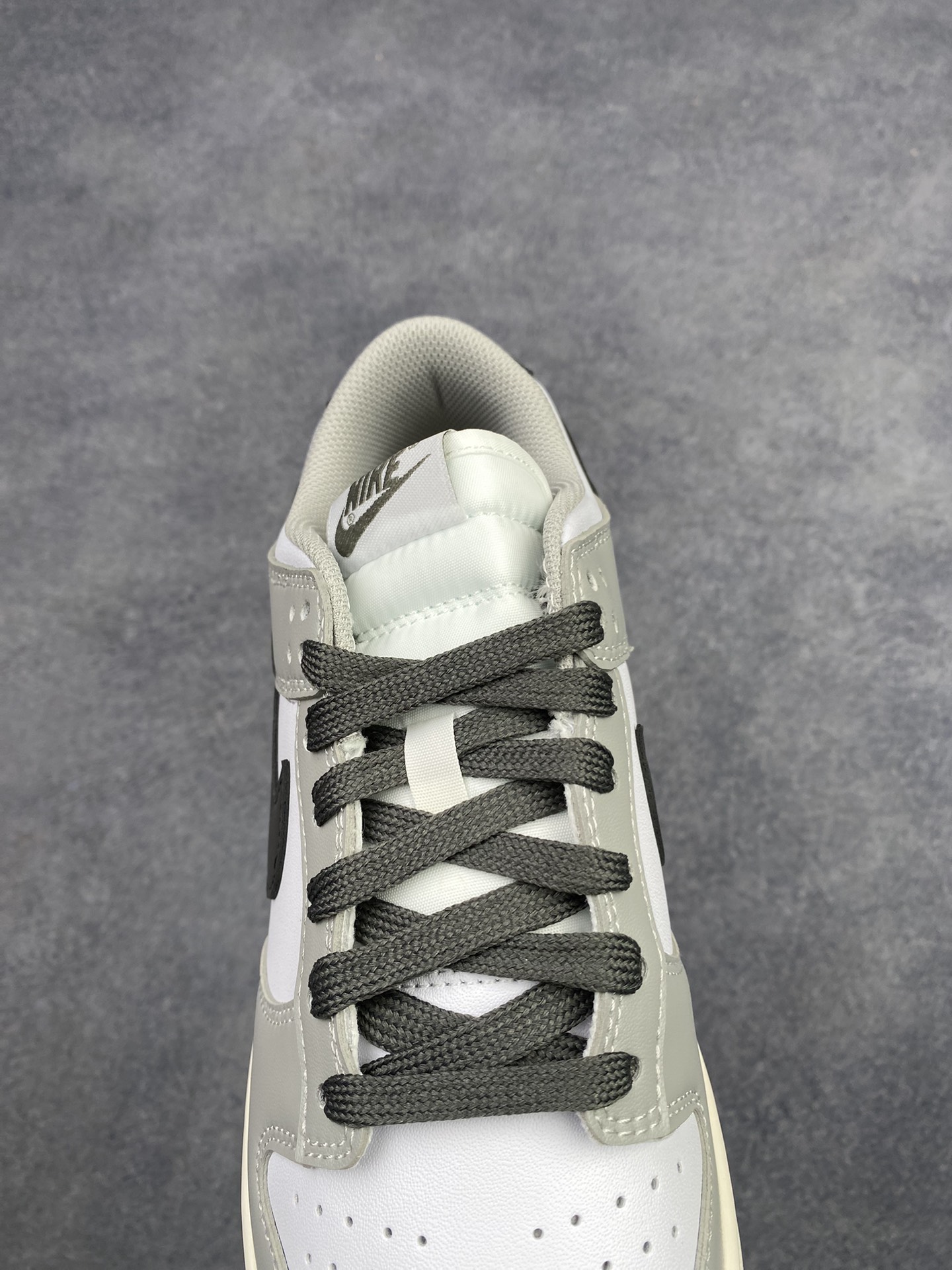 特价神版独家版型蒸餾加工帶來的是更好的视觉和脚感体验 耐克Nike SB Dunk Low Retro