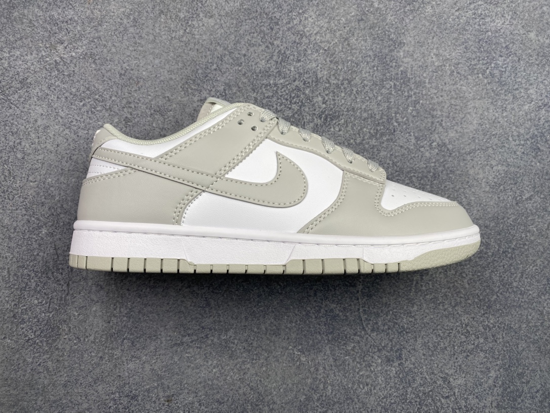 特价神版独家版型蒸餾加工帶來的是更好的视觉和脚感体验 耐克Nike SB Dunk Low Retro
