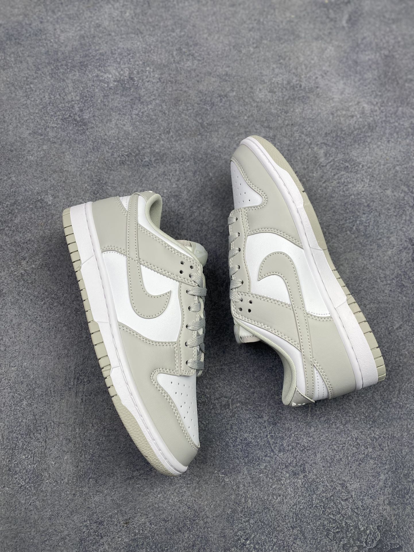 特价神版独家版型蒸餾加工帶來的是更好的视觉和脚感体验 耐克Nike SB Dunk Low Retro