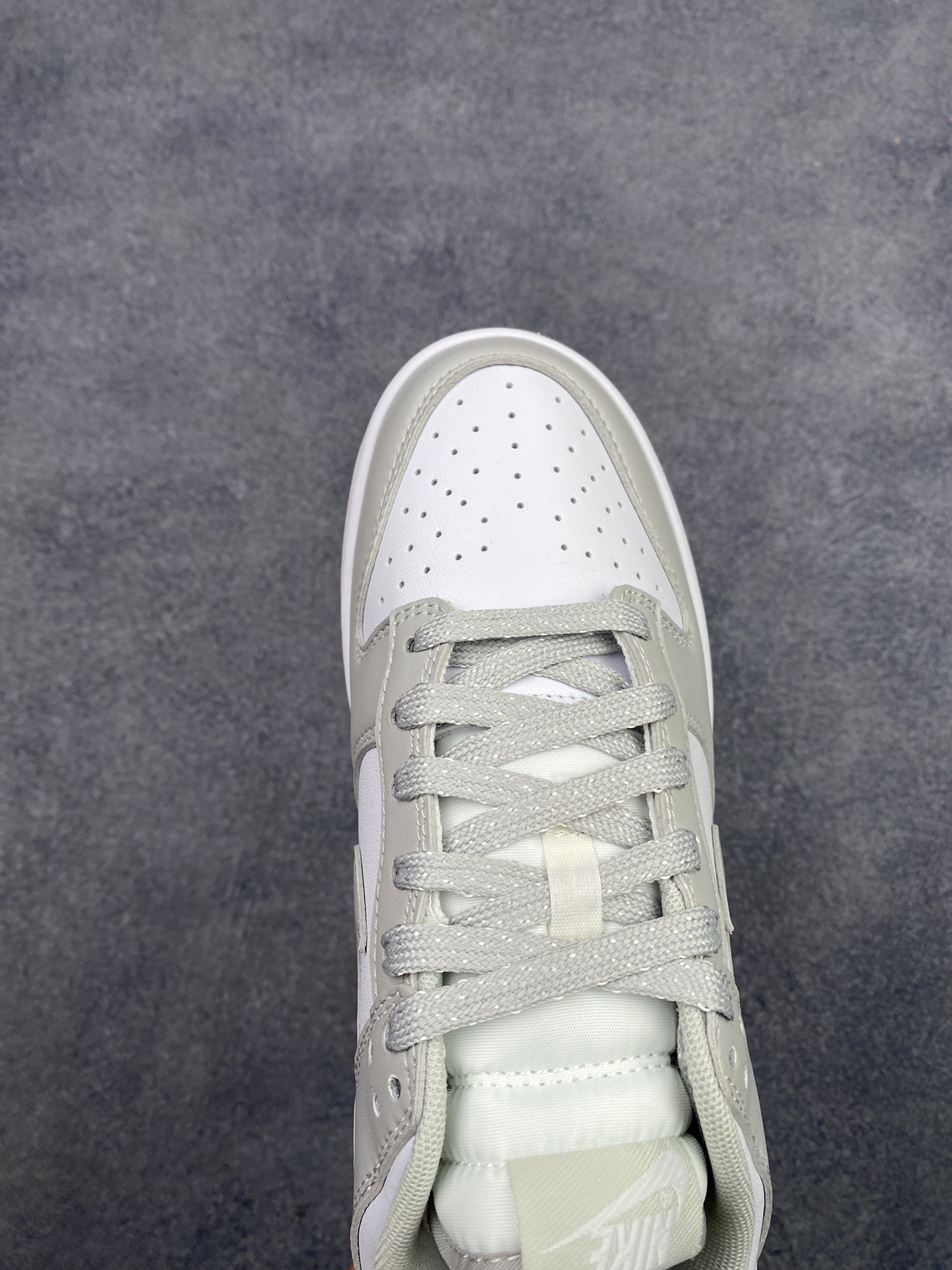 特价神版独家版型蒸餾加工帶來的是更好的视觉和脚感体验 耐克Nike SB Dunk Low Retro