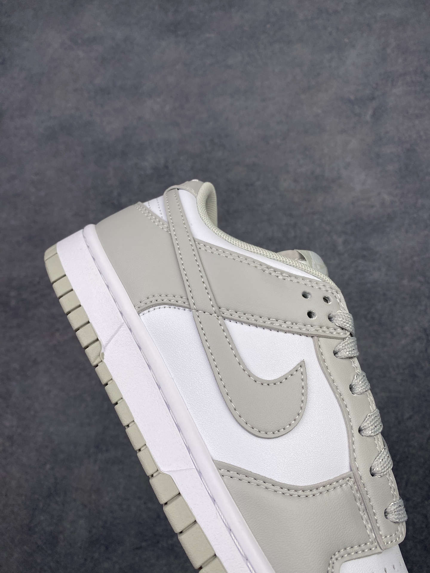 特价神版独家版型蒸餾加工帶來的是更好的视觉和脚感体验 耐克Nike SB Dunk Low Retro