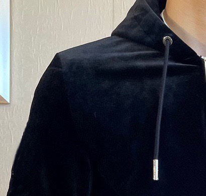 Gucci 品牌: GUCCI 古奇2025ss秋冬大 金丝绒外套 定制高品质聚酯纤维面料 元素logo设计