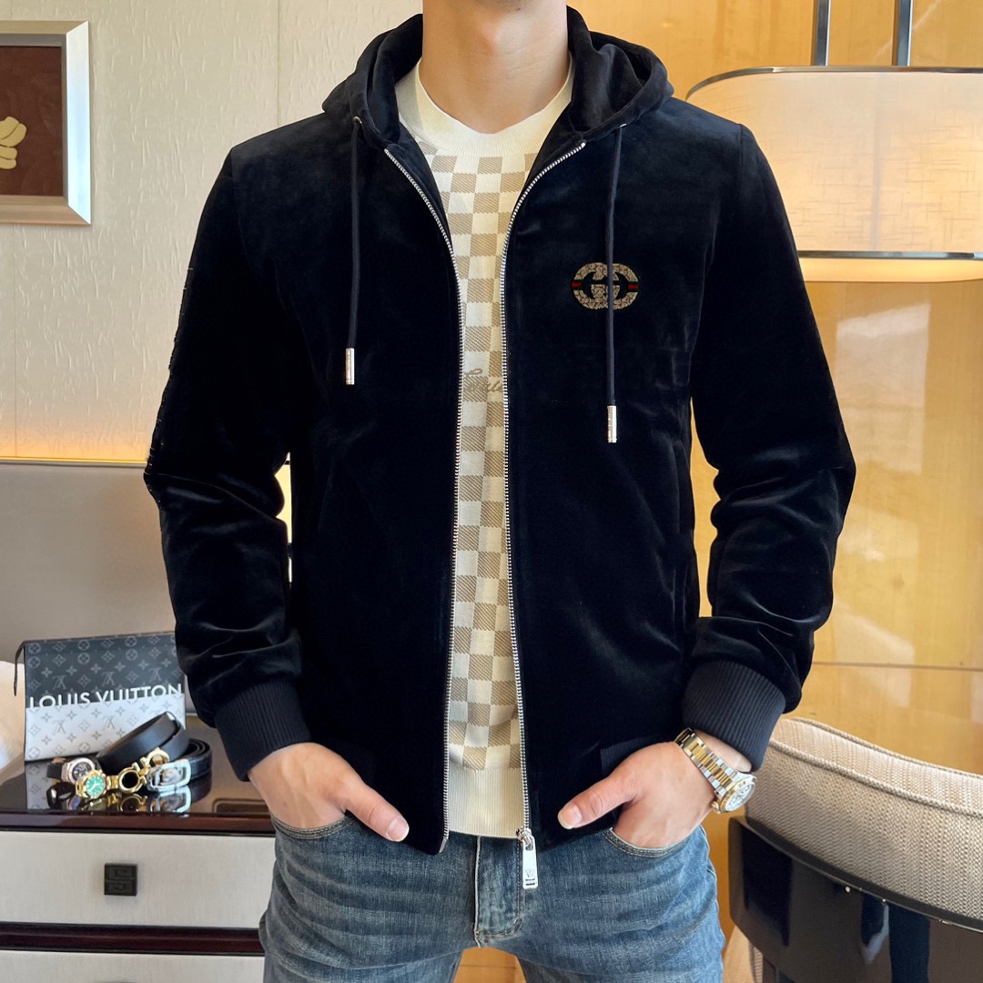 Gucci 品牌: GUCCI 古奇2025ss秋冬大 金丝绒外套 定制高品质聚酯纤维面料 元素logo设计