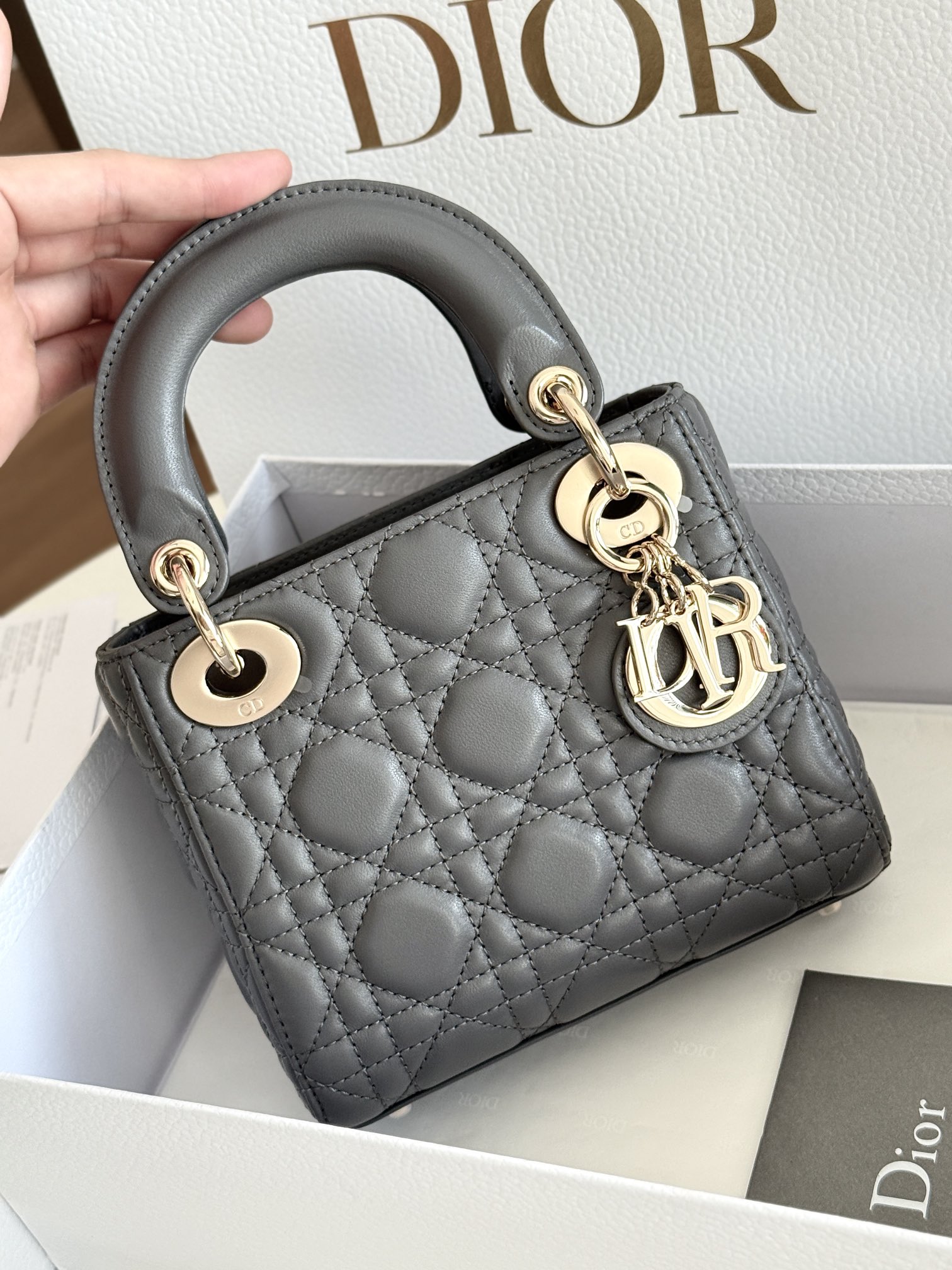 Сумка Dior Lady с цепочкой