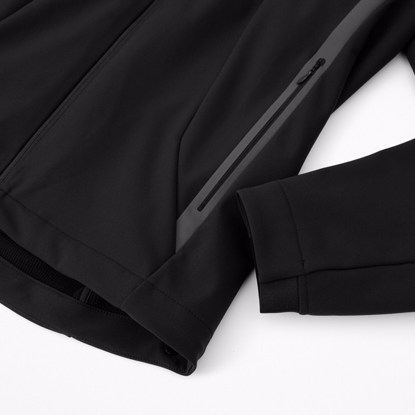 迪桑特DESCENT 2025秋冬 上新加绒连帽夹克外套，加厚冲锋衣运动外套夹克。高端机能系列，甄选日本