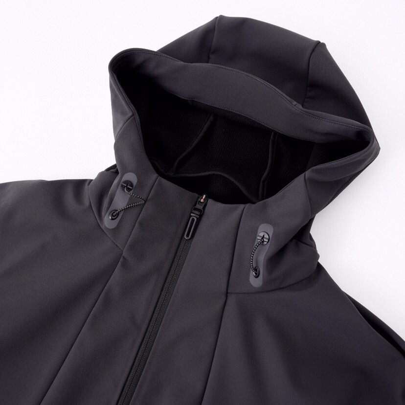 迪桑特DESCENT 2025秋冬 上新加绒连帽夹克外套，加厚冲锋衣运动外套夹克。高端机能系列，甄选日本