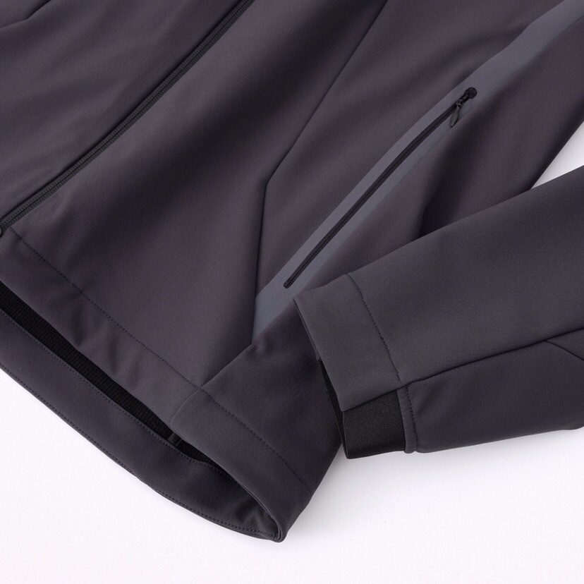 迪桑特DESCENT 2025秋冬 上新加绒连帽夹克外套，加厚冲锋衣运动外套夹克。高端机能系列，甄选日本