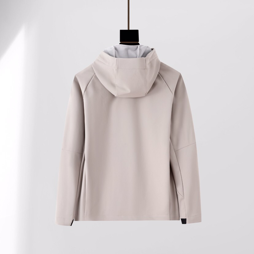 迪桑特DESCENT 2025秋冬 上新加绒连帽夹克外套，加厚冲锋衣运动外套夹克。高端机能系列，甄选日本