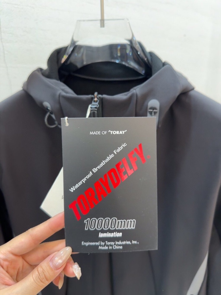 迪桑特DESCENT 2025秋冬上新加厚加绒连帽夹克套装，高端机能系列，甄选日本东丽特力飞面料，面层8