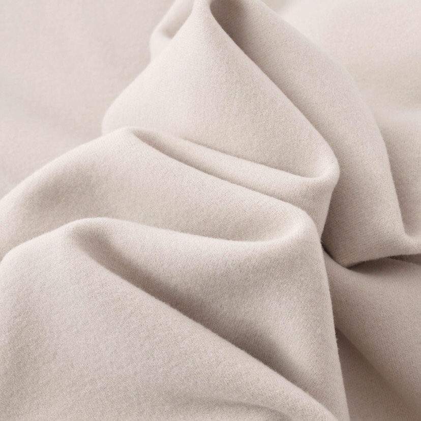 Armani 阿玛尼2025秋冬上新 320克重羊毛混纺半高领长袖T恤打底衫。秋冬天必不可少的半高领打底