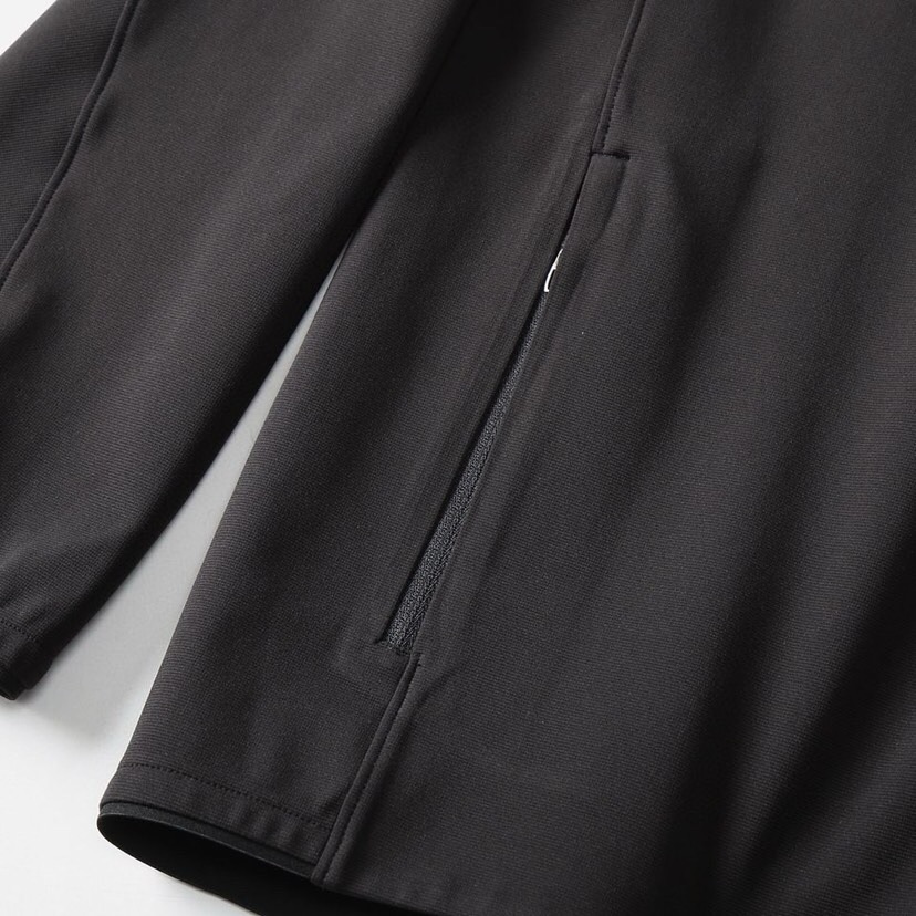 (Arcteryx）始祖鸟25年春季季男士休闲运动立领夹克外套定制面料，日本东丽轻量化提花四面弹。采用快