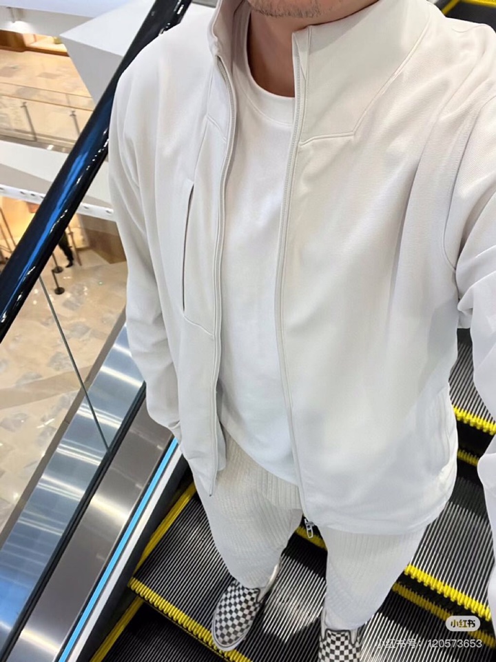 (Arcteryx）始祖鸟25年春季季男士休闲运动立领夹克外套定制面料，日本东丽轻量化提花四面弹。采用快