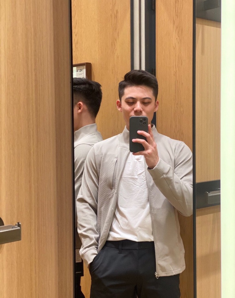 (Arcteryx）始祖鸟25年春季季男士休闲运动立领夹克外套定制面料，日本东丽轻量化提花四面弹。采用快