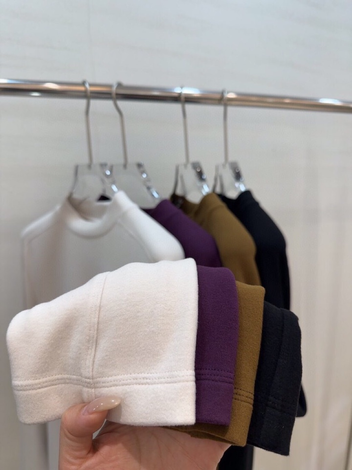 Loro Piana 诺悠翩雅lP🆕 秋冬上新小立领长袖T恤打底衫，羊毛+德绒混纺，是新升级腈纶弹力德绒