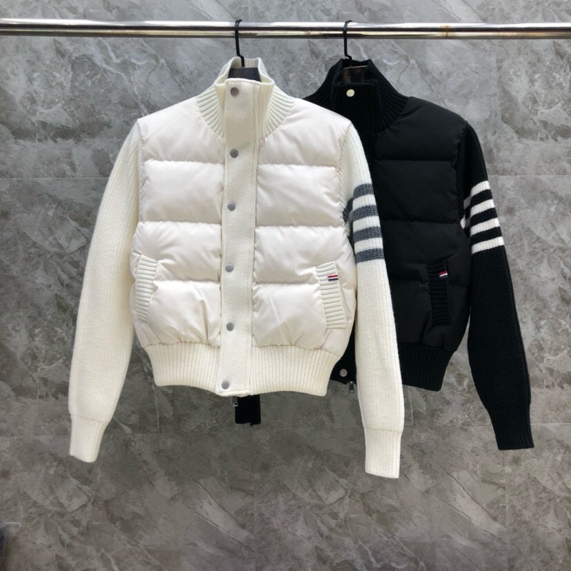 THOM BROWNE 汤姆布朗 TB🌺女款高版本，网红爆款折叠半高领女款羽绒服（含白鸭绒90%） \n