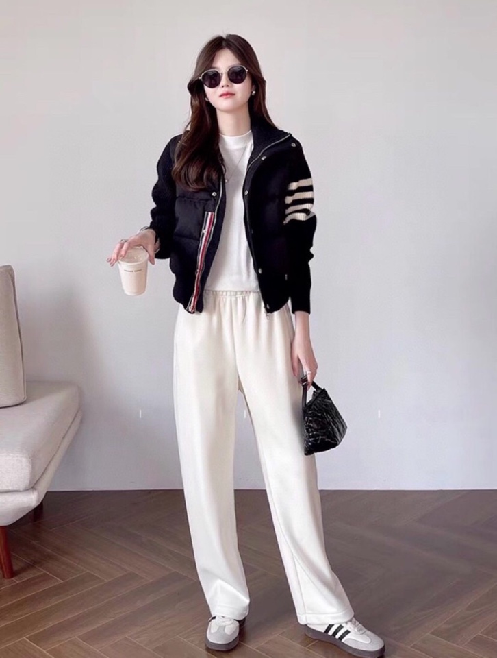 THOM BROWNE 汤姆布朗 TB🌺女款高版本，网红爆款折叠半高领女款羽绒服（含白鸭绒90%） \n