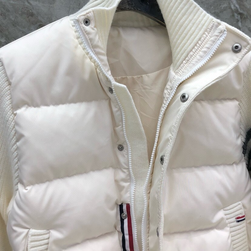 THOM BROWNE 汤姆布朗 TB🌺女款高版本，网红爆款折叠半高领女款羽绒服（含白鸭绒90%） \n