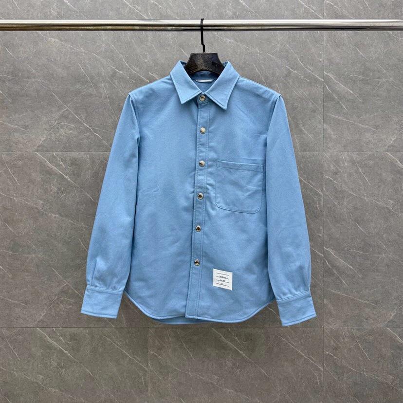 THOM BROWNE 汤姆布朗 TB 水洗棉牛仔衬衫休闲夹克外套 \n码数：1-4 颜色：浅兰、杏色\