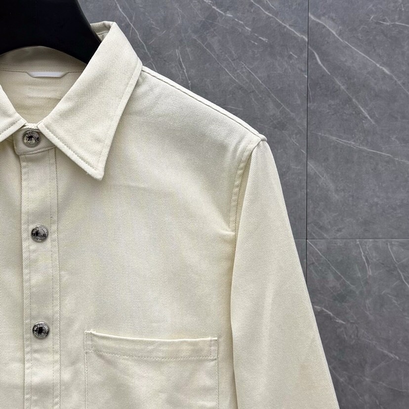 THOM BROWNE 汤姆布朗 TB 水洗棉牛仔衬衫休闲夹克外套 \n码数：1-4 颜色：浅兰、杏色\