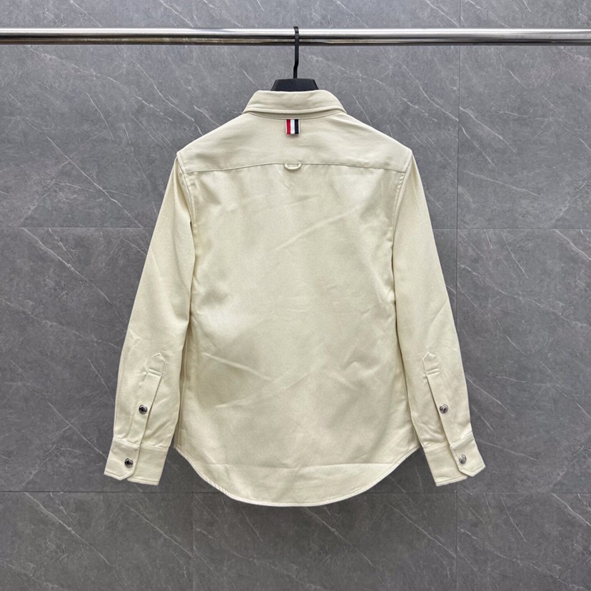 THOM BROWNE 汤姆布朗 TB 水洗棉牛仔衬衫休闲夹克外套 \n码数：1-4 颜色：浅兰、杏色\