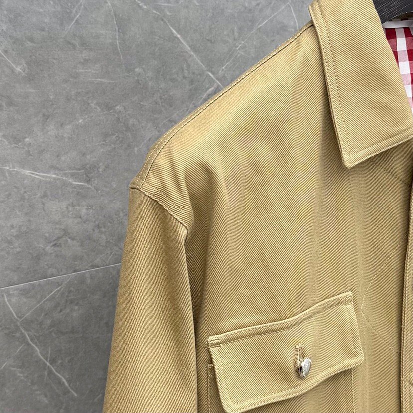 THOM BROWNE 汤姆布朗 TB丹宁牛仔工装休闲夹克外套 \n码数：1-4 颜色：杏色、浅兰（下单