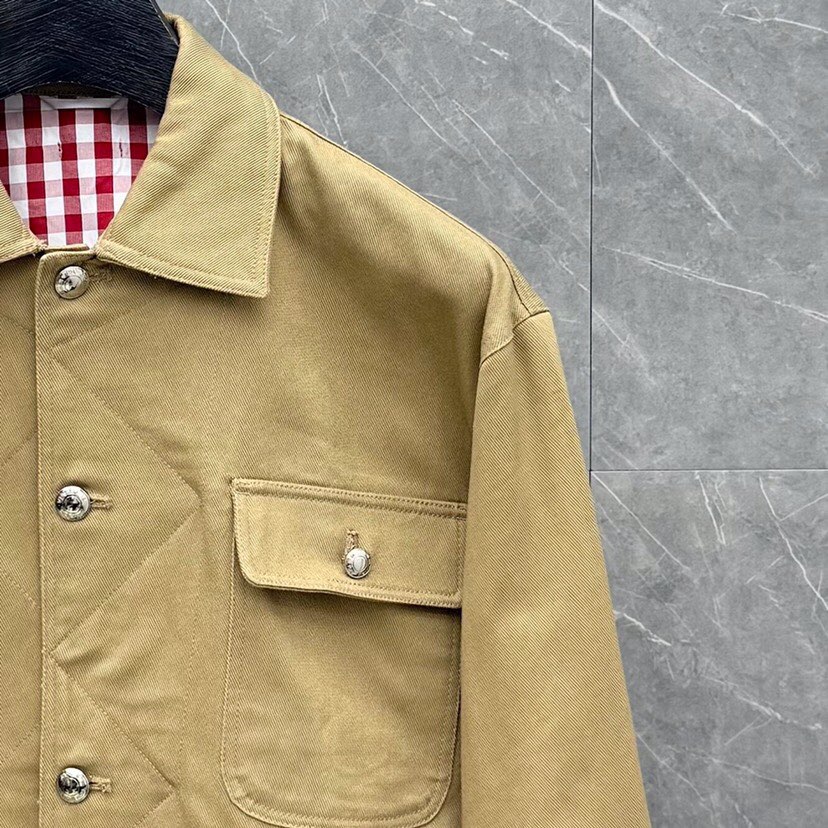 THOM BROWNE 汤姆布朗 TB丹宁牛仔工装休闲夹克外套 \n码数：1-4 颜色：杏色、浅兰（下单